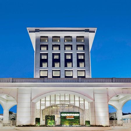 Hotel Courtyard By Marriott Bengaluru Hebbal Exterior foto